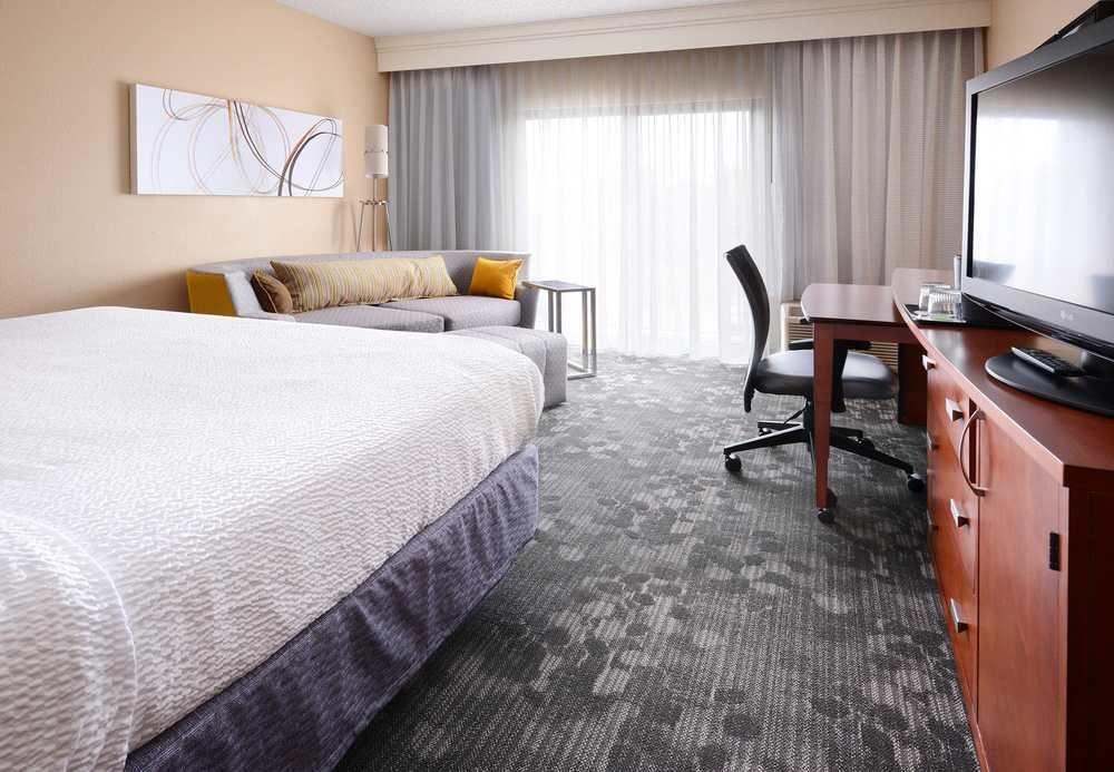 Courtyard By Marriott Dallas Richardson At Spring Valley Exteriér fotografie