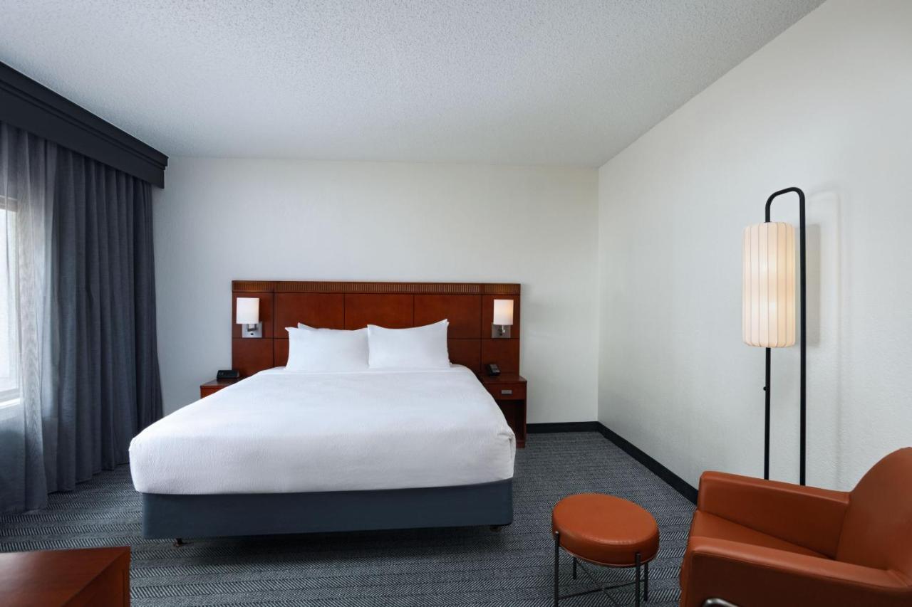 Courtyard By Marriott Dallas Richardson At Spring Valley Exteriér fotografie