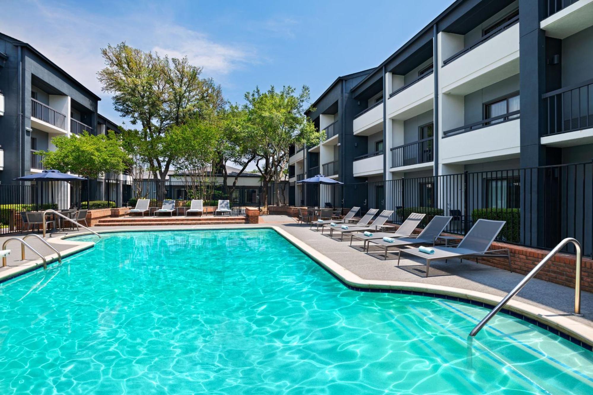 Courtyard By Marriott Dallas Richardson At Spring Valley Exteriér fotografie