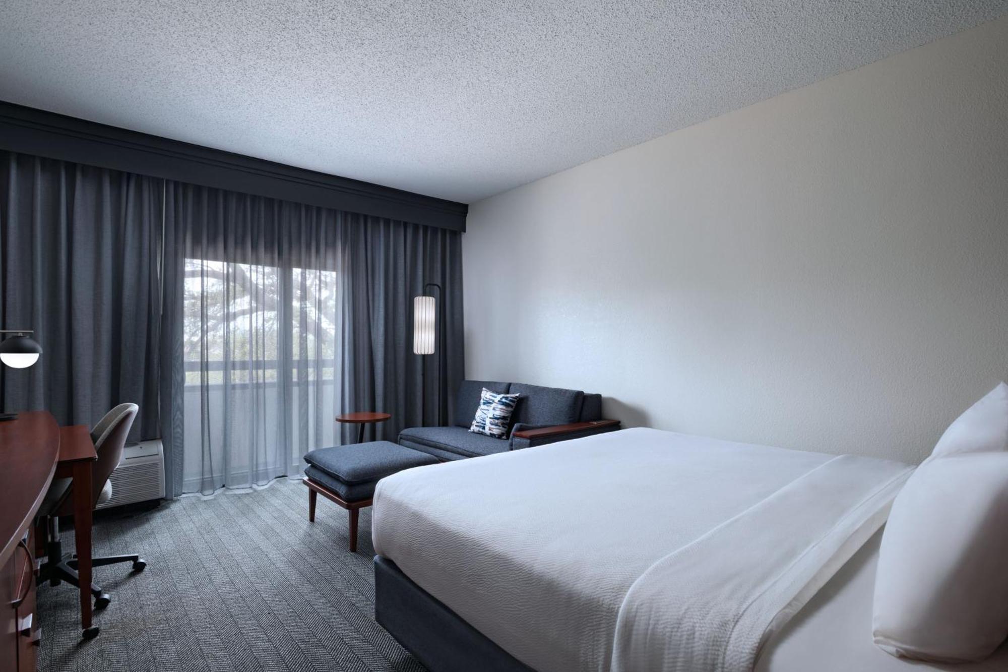 Courtyard By Marriott Dallas Richardson At Spring Valley Exteriér fotografie