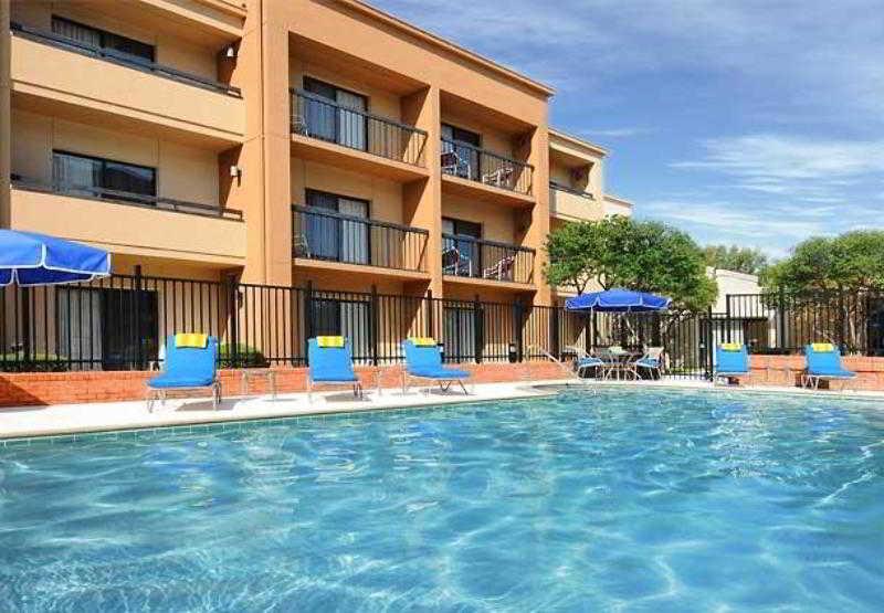 Courtyard By Marriott Dallas Richardson At Spring Valley Exteriér fotografie