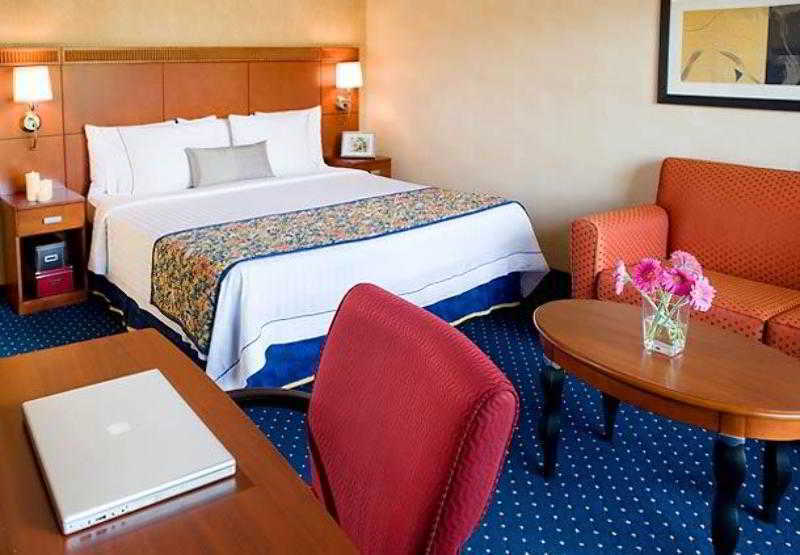 Courtyard By Marriott Dallas Richardson At Spring Valley Exteriér fotografie